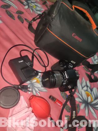 Canon 4000d ফুল ফ্রেশ কন্ডিশন নতুনের মতো চকচক করছে দেখতে।
